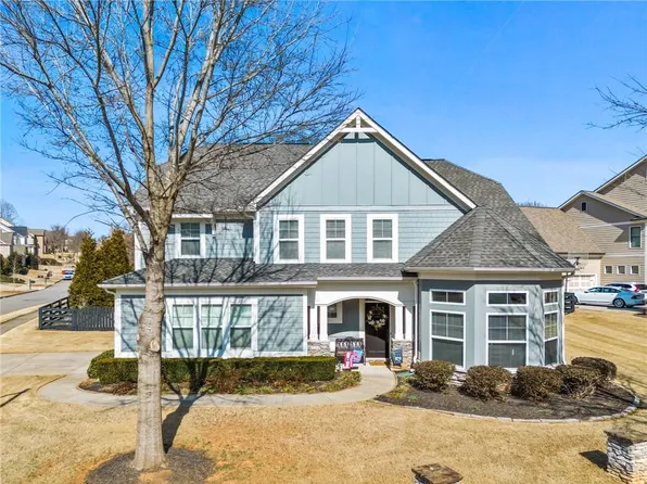 329 Carmichael Cir, Canton, GA 30115