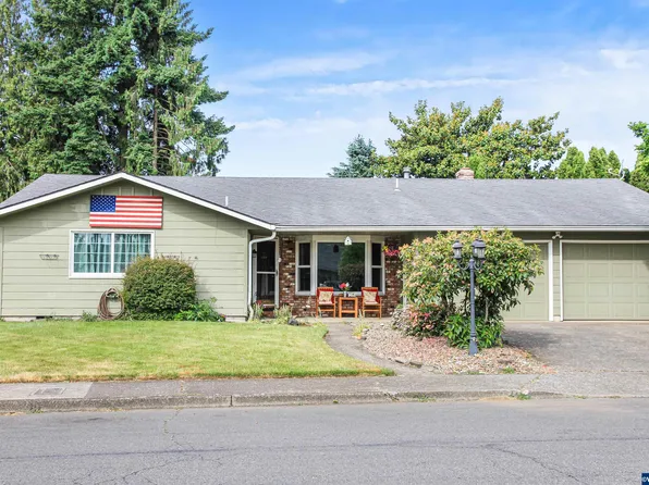825 Royalty Dr NE, Salem, OR 97301