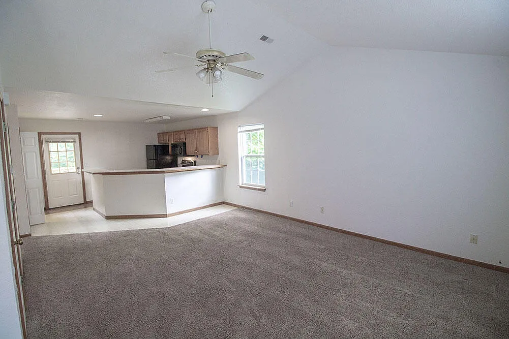3 bed, 2.0 bath, 1559 sqft, $1,550 — Photo 3