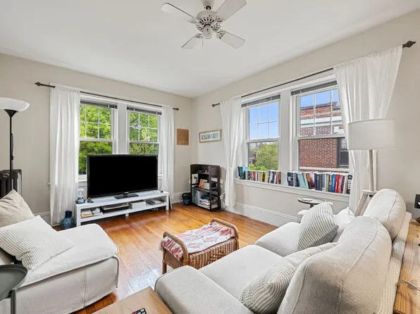 592 Washington St APT 5, Brookline, MA 02446