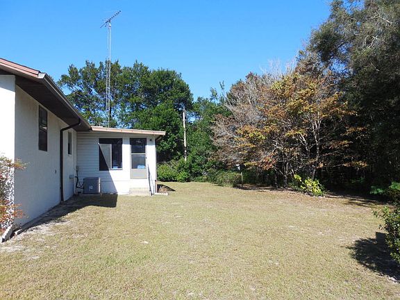 4th image of 471 E Country Club Dr