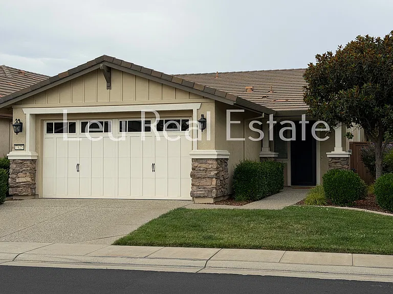 7425 Foxburgh Ct — Photo 1