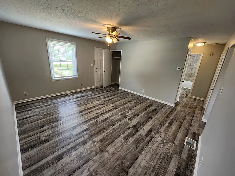 100 Grant Dr — Photo 30