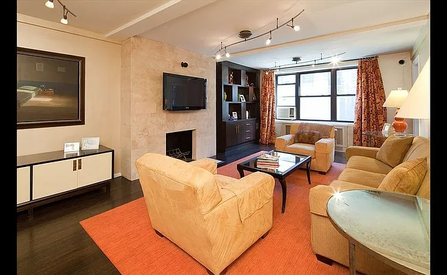 Sold by Park Property Advisors | media 17