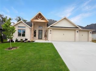 1351 Greyback Ln, Centerton, AR 72719
