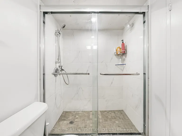 5785 Yonge St #601 — Photo 12