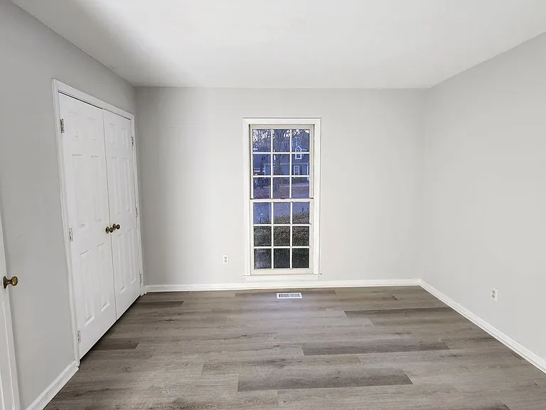 5712 Finsbury Ct — Photo 4