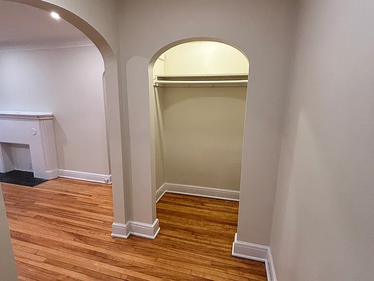 275 Friel St — Photo 9