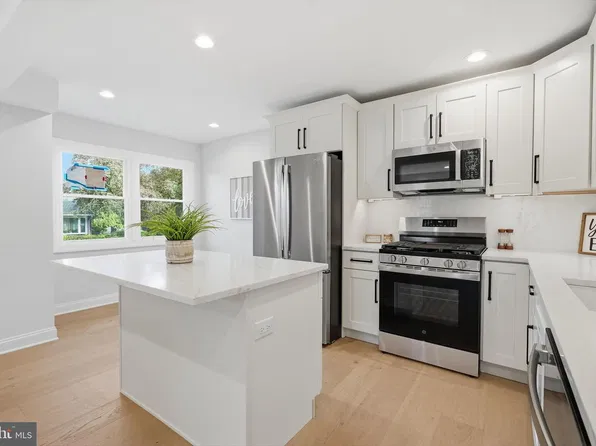 1589 Edgewood Ave, Roslyn, PA 19001