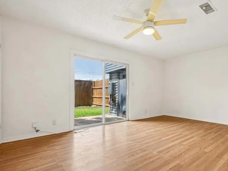 2301 Mission Hill Dr — Photo 3