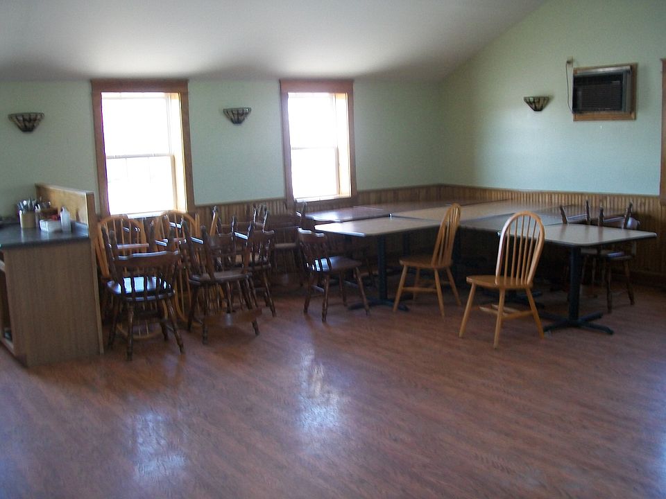 2nd image of 465 Main St