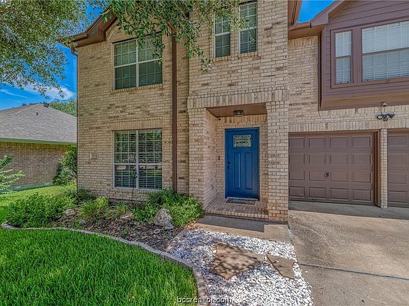 3rd image of 1726 Starling Dr