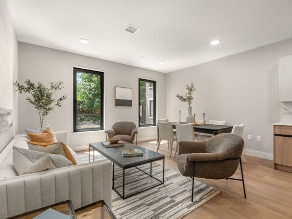 249 Corey Rd #PENTHOUSE 407