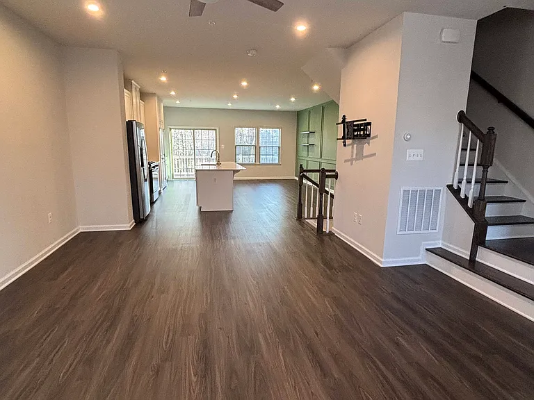 2976 Cornfield Ave — Photo 42