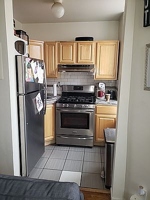 3rd image of 515 Throop Ave APT 4