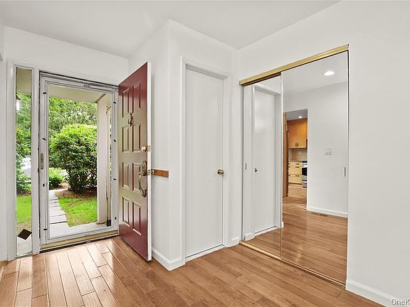 4th image of 41 Rambling Brook Rd