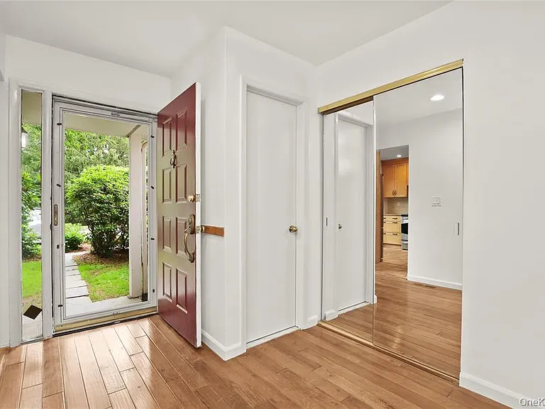 41 Rambling Brook Rd — Photo 4