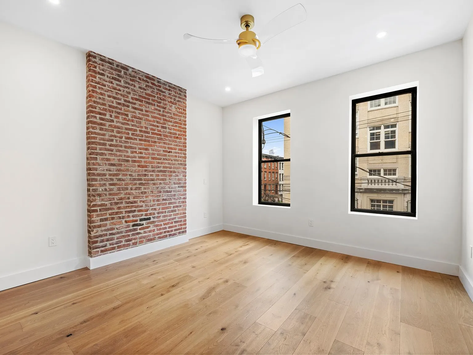 2 bed, 2.0 bath, 947 sqft, $5,000 — Photo 4