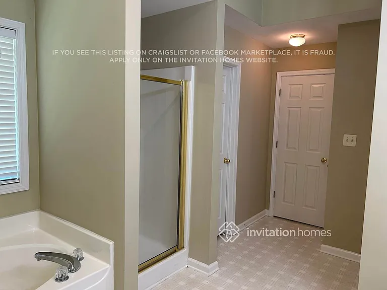 935 Oak Bluff Ct — Photo 11