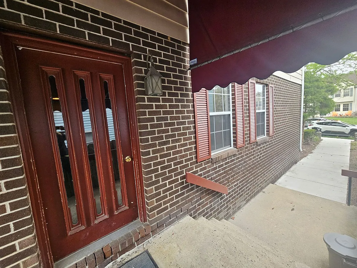 Building Photo - 442 S 18th St