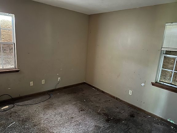 5th image of 5063 Christopher Ave