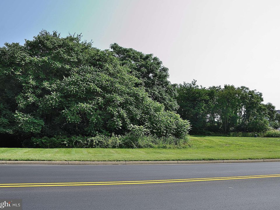 2nd image of LOT 1B Mosby Blvd