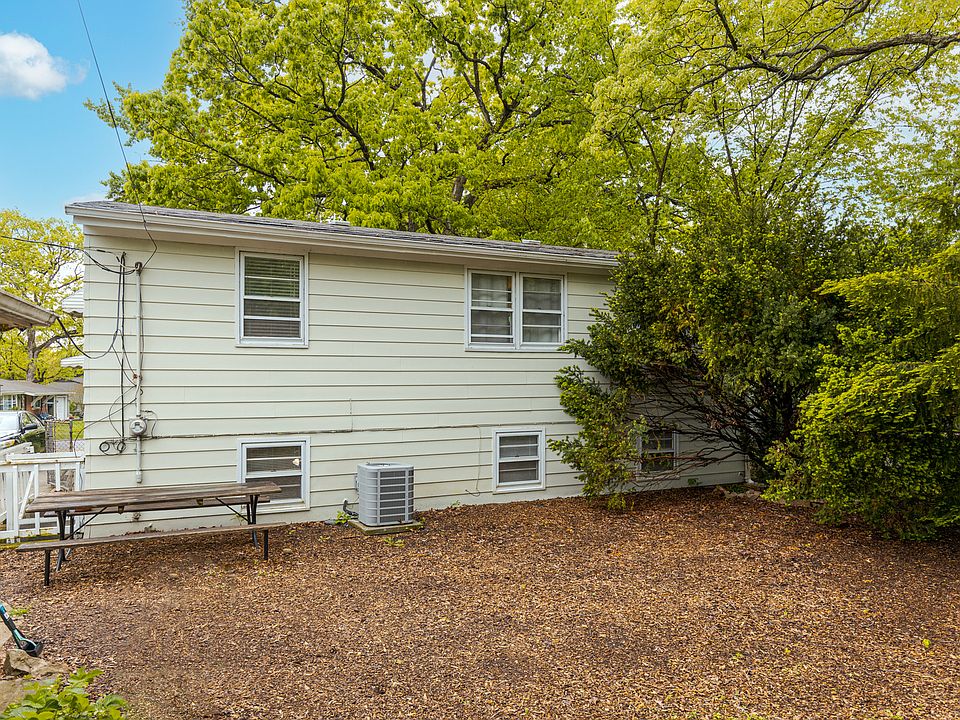 360 Tee Ln, Carpentersville, IL 60110 | Zillow