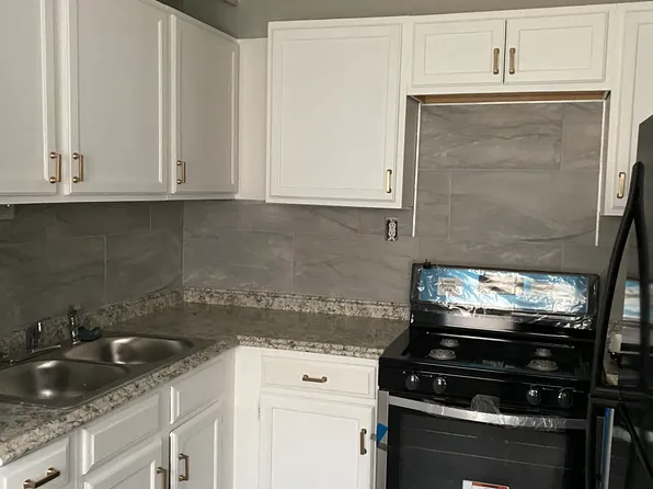 18560 Maine St, Detroit, MI 48234