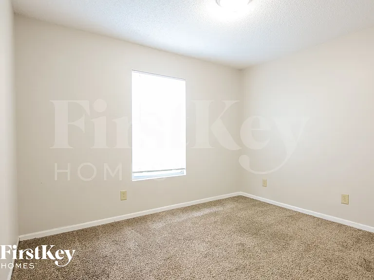 9214 Bainbridge Dr — Photo 10