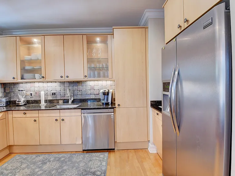 75 NE 5th Ave NE #U — Photo 9