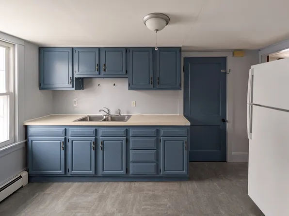 34 Clifford St, Westbrook, ME 04092