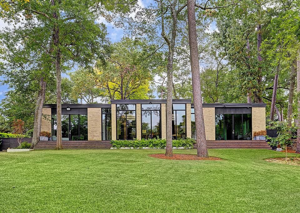 1st image of 266 Pine Hollow Ln