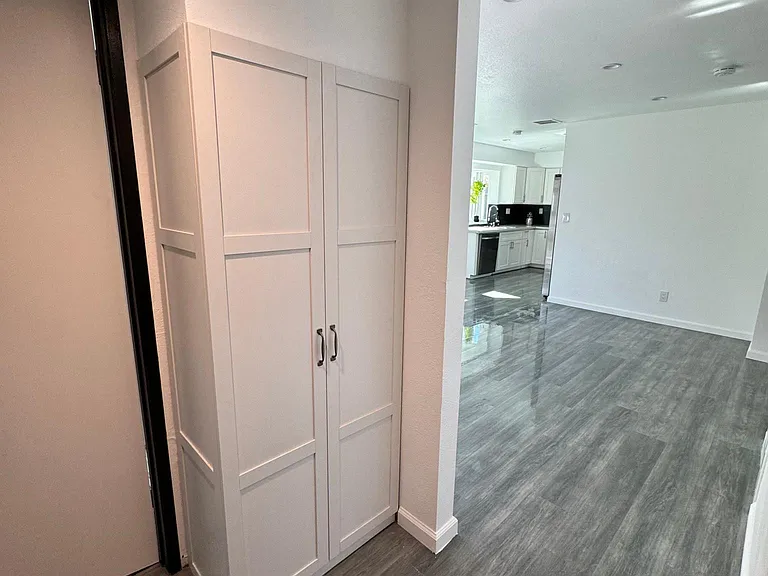 2242 Gregory Ave — Photo 52