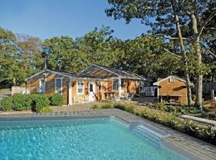 24 Lynn Ave, Hampton Bays, NY 11946