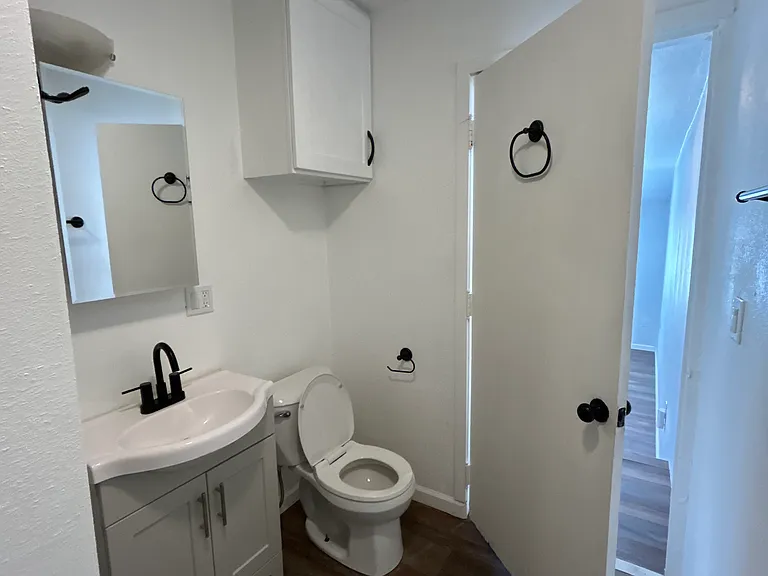 11507 Berendo Ave #A — Photo 7