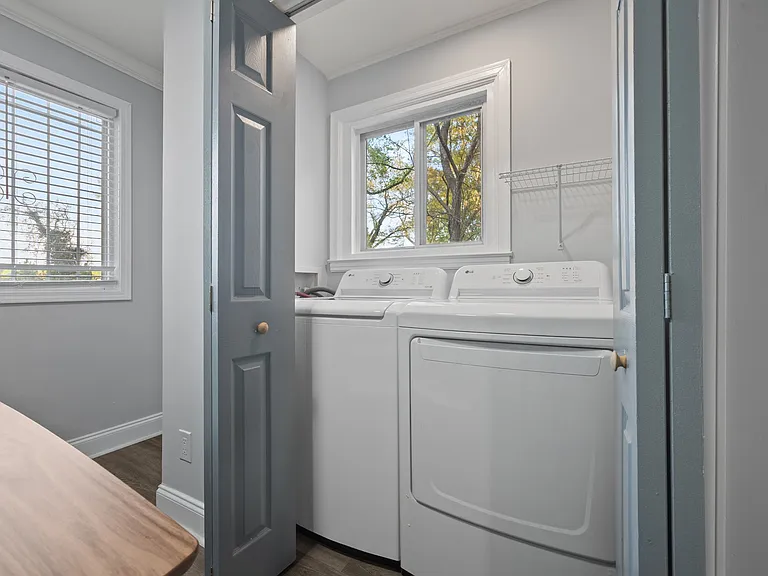 547 Erin Ave SW — Photo 7