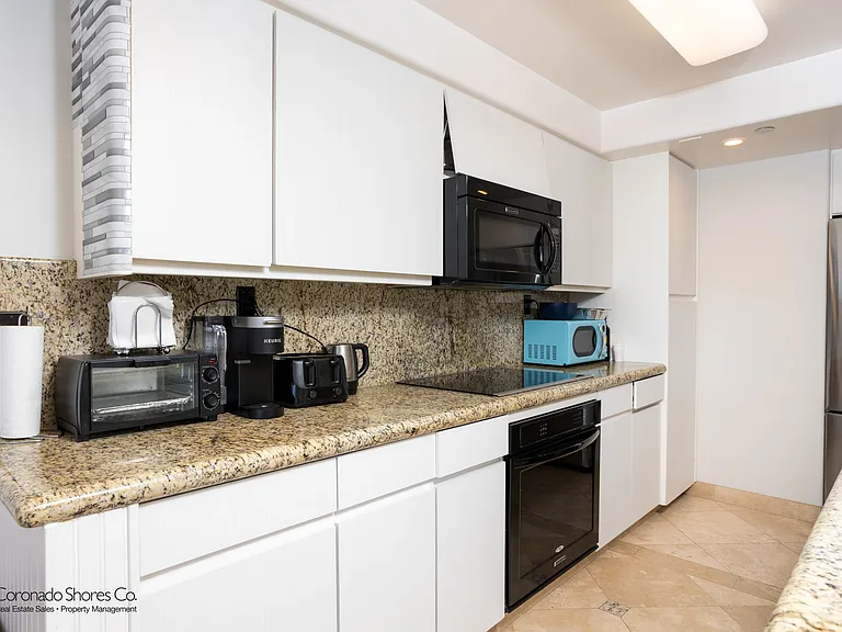 1710 Avenida Del Mundo #102 — Photo 3