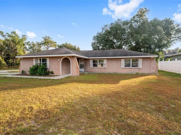 301 Woodland Trl, Lady Lake, FL 32159