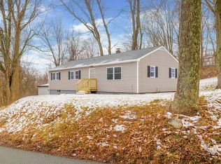 25 Tanyard Rd, Dudley, MA 01571