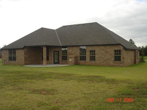 Backyard w/Covered Patio - Perfect for relaxing!