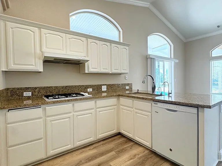 21789 Seven Lakes Ln — Photo 8