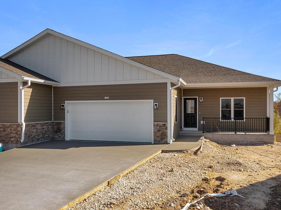 1360 Scenic Pointe CT, Hartford, WI 53027 Zillow