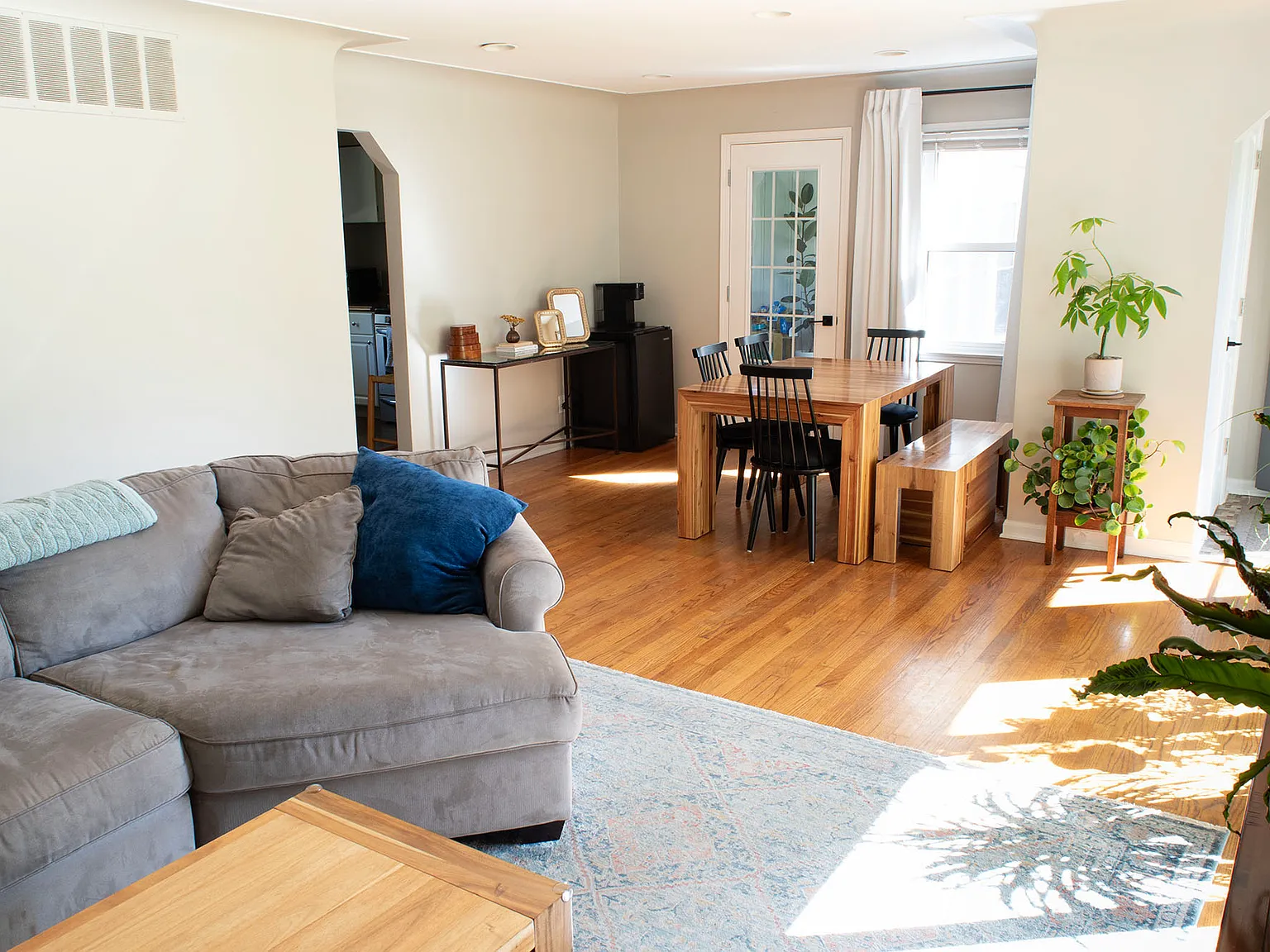 2 bed, 1294 sqft, $2,000 — Photo 4