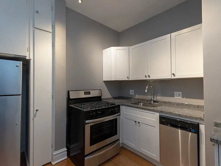 445 W Melrose St #A4 — Photo 3