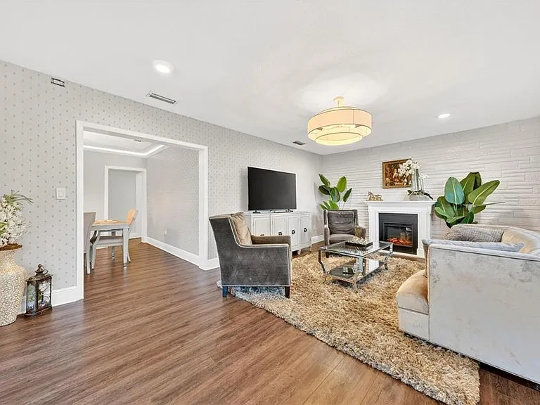 1099 Grove Ave — Photo 32