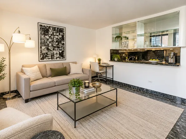 300 East 62nd Street image 1 of 8