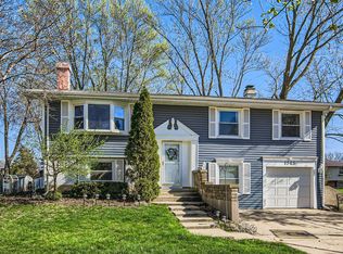 1545 Edgefield Ln, Hoffman Estates, IL 60169