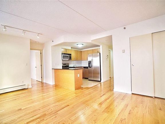2nd image of 970 41st St #309