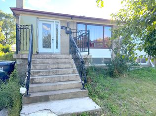 11 Melpham Ct, Toronto, ON M9V 2H2