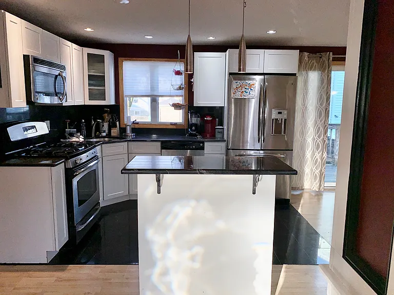 188 Middlesex Ave — Photo 22